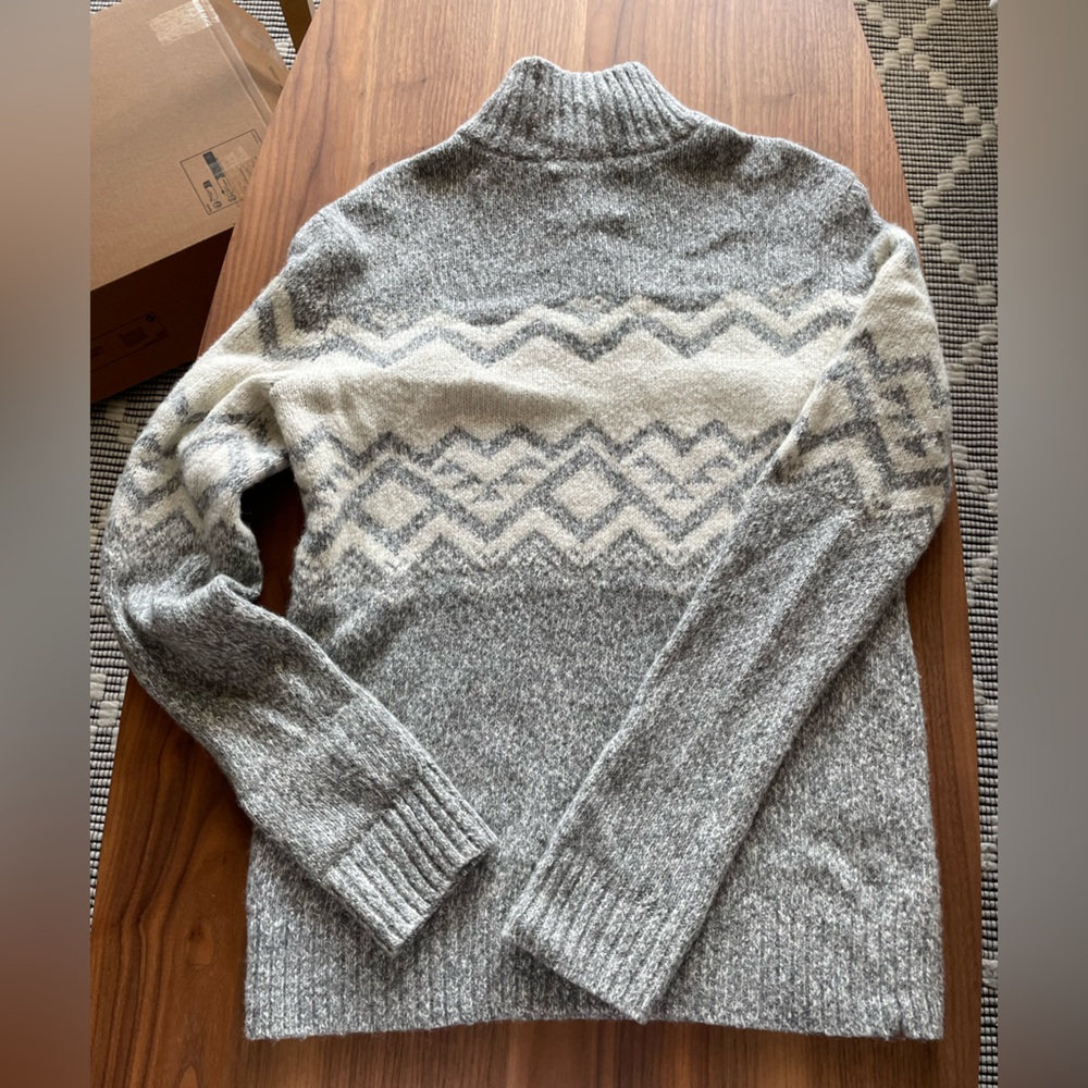 AE Sweater - Picture 4 of 10